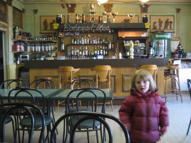Sylvana in bar
